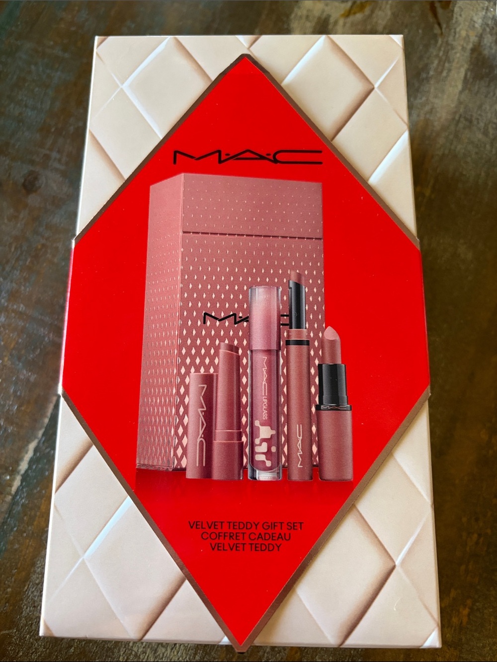 New MAC Cosmetics Velvet Teddy Lip Gift Set